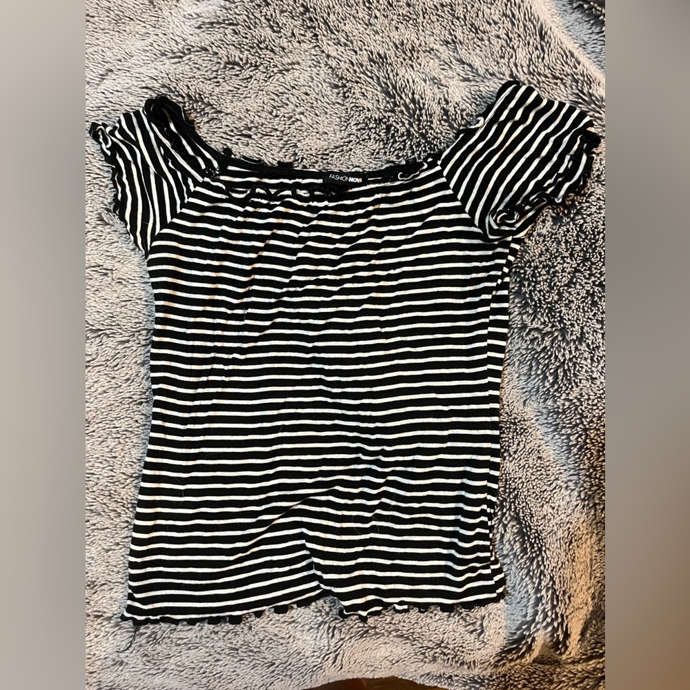 Black and white striped fashionova off the shoulder shirt.